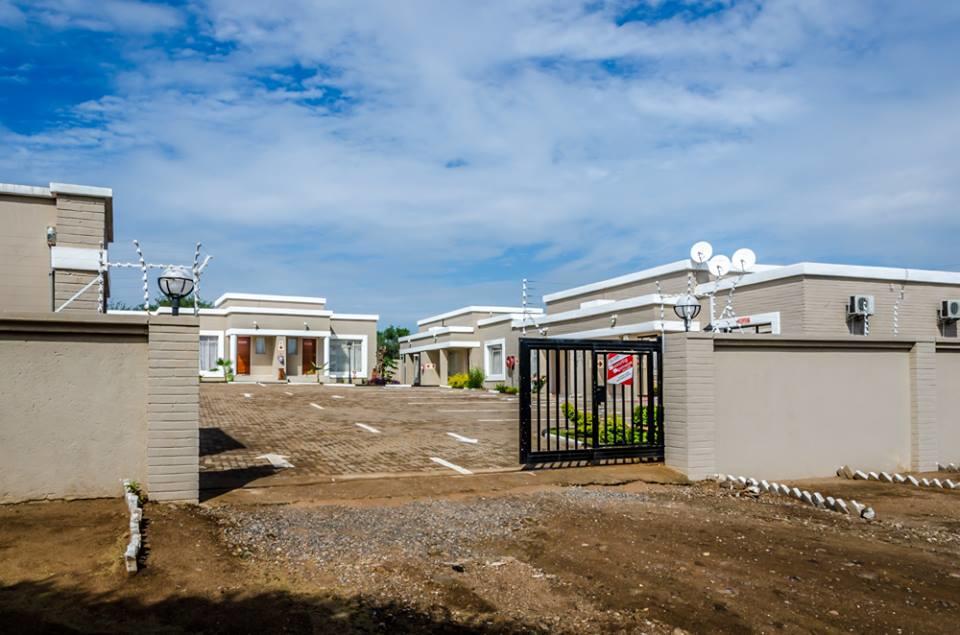 Hill View Inn Serowe Buitenkant foto
