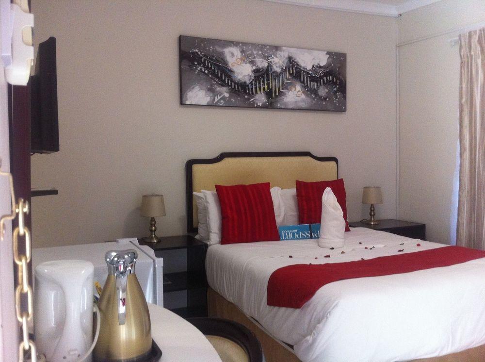 Hill View Inn Serowe Buitenkant foto