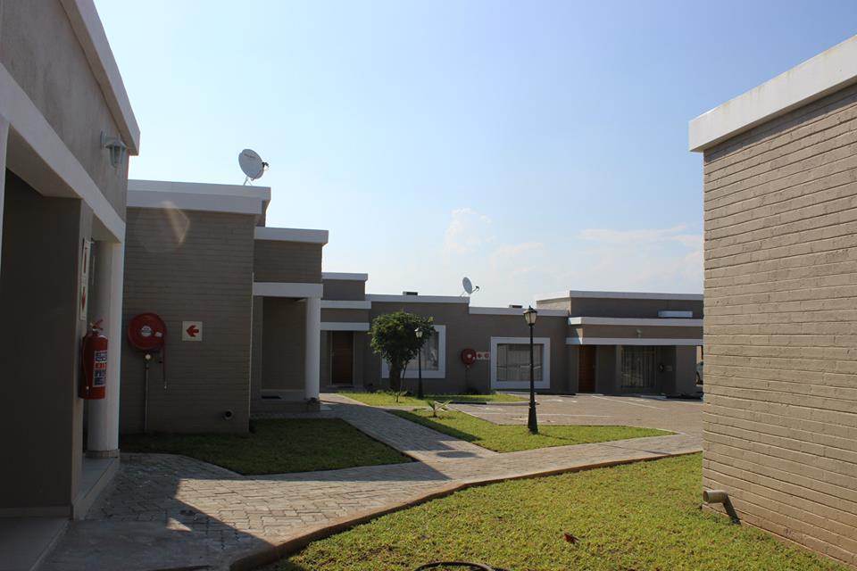 Hill View Inn Serowe Buitenkant foto