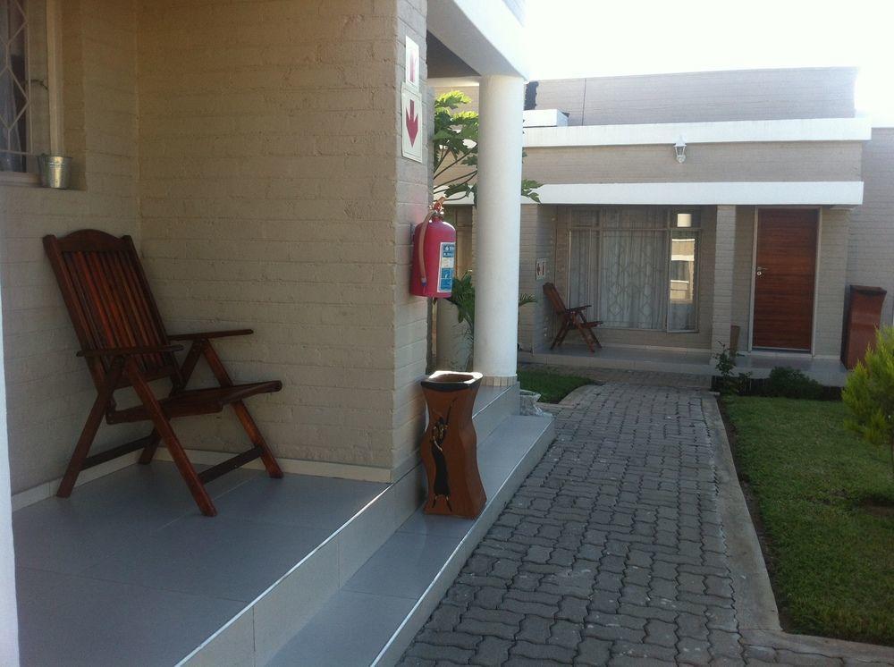 Hill View Inn Serowe Buitenkant foto