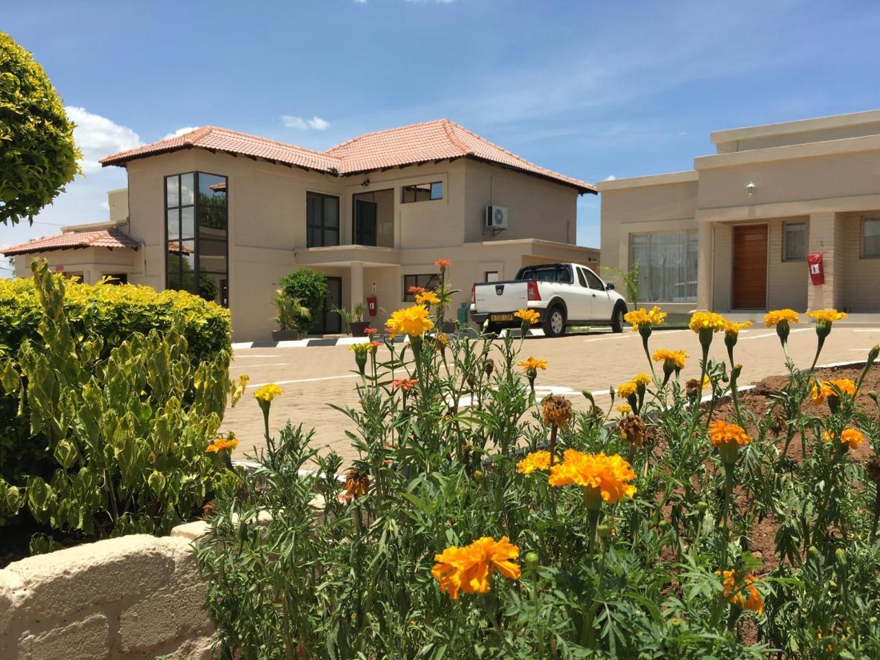 Hill View Inn Serowe Buitenkant foto